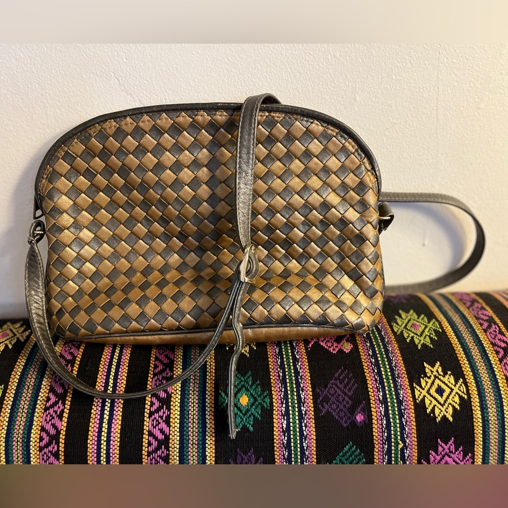 SOLD Incredible vintage woven leather handbag 70s